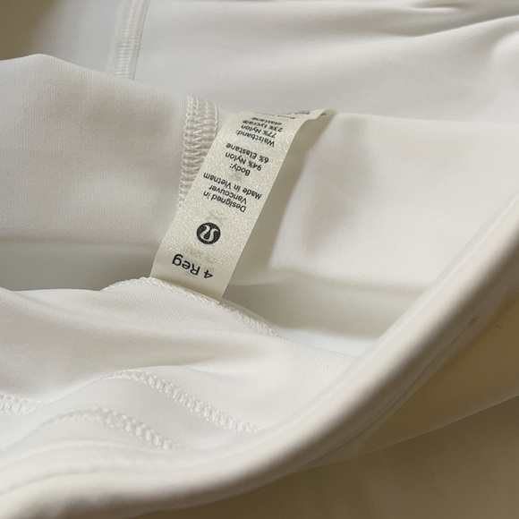 NWT Lululemon Pace Rival Mid Rise TENNIS Skirt Golf WHITE 4 regular length - Picture 9 of 9